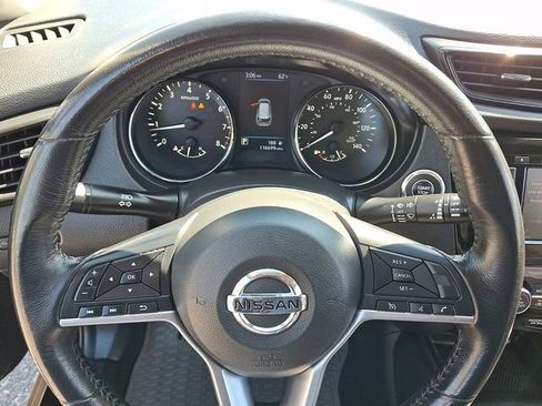 Used 2019 Nissan Rogue SV AWD/4WD image 4