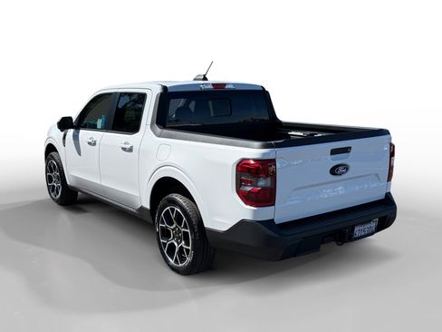 Used 2025 Ford Maverick Lariat w/ 4K Tow Package image 3