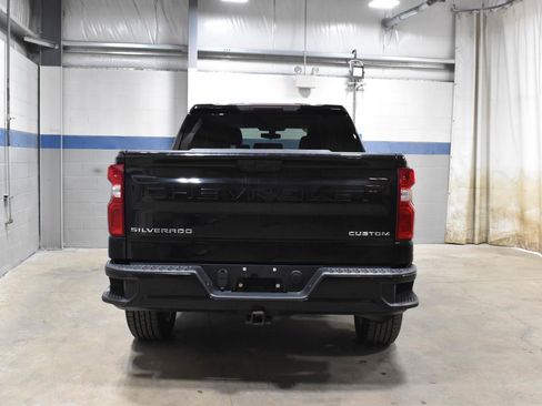 Used 2020 Chevrolet Silverado 1500 Custom w/ Custom Value Package image 22