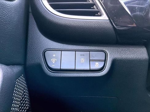 Used 2024 Kia Seltos S FWD image 33