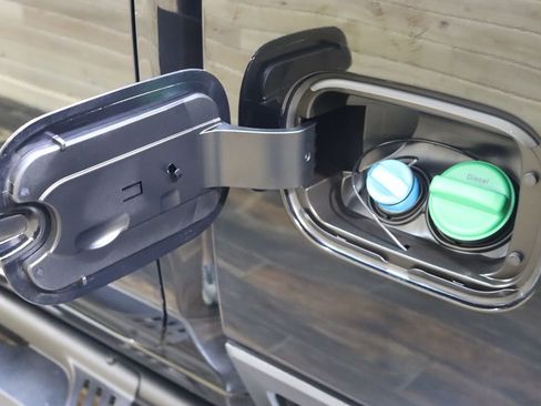 Used 2022 GMC Sierra 2500 AT4 image 24