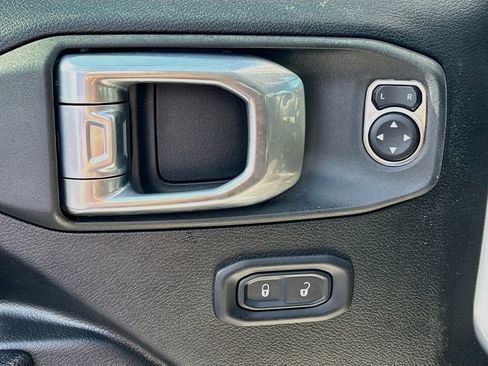 Used 2022 Jeep Wrangler Unlimited Sport AWD/4WD image 19