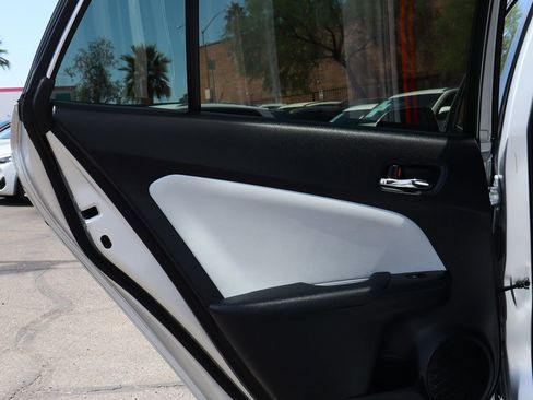 Used 2016 Toyota Prius Three Touring image 29