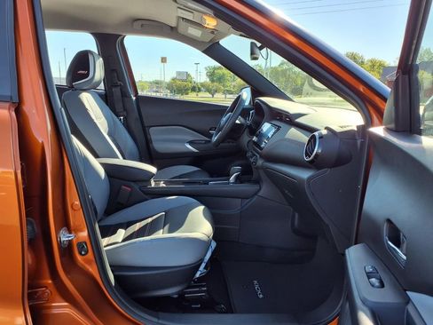 Used 2023 Nissan Kicks SR w/ SR Premium Package FWD image 24