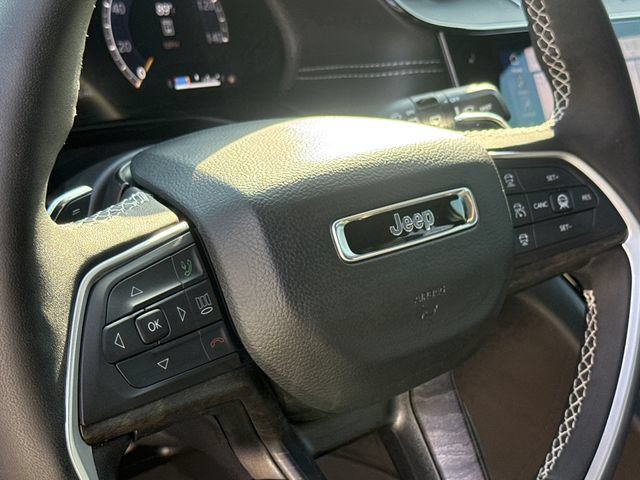 Used 2026 Jeep Grand Cherokee L Limited AWD/4WD image 29