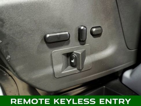 Used 2019 Ford Transit 150 XLT image 12