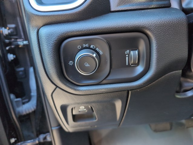 Used 2024 RAM 1500 Laramie AWD/4WD image 13