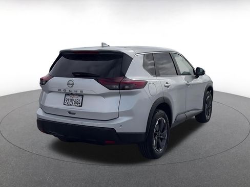 Used 2025 Nissan Rogue SV FWD image 14