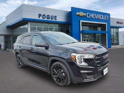 Used 2024 GMC Terrain SLE w/ Driver Convenience Package