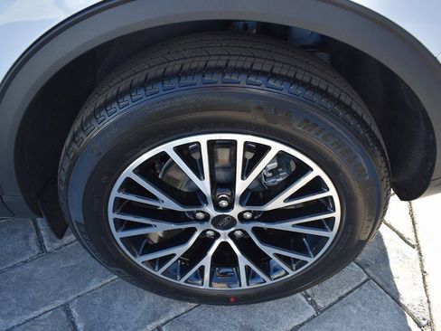 New 2025 Ford Escape SE w/ PHEV Premium Package image 4