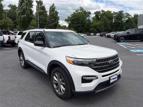 Used 2023 Ford Explorer XLT w/ Equipment Group 202A AWD/4WD image 7