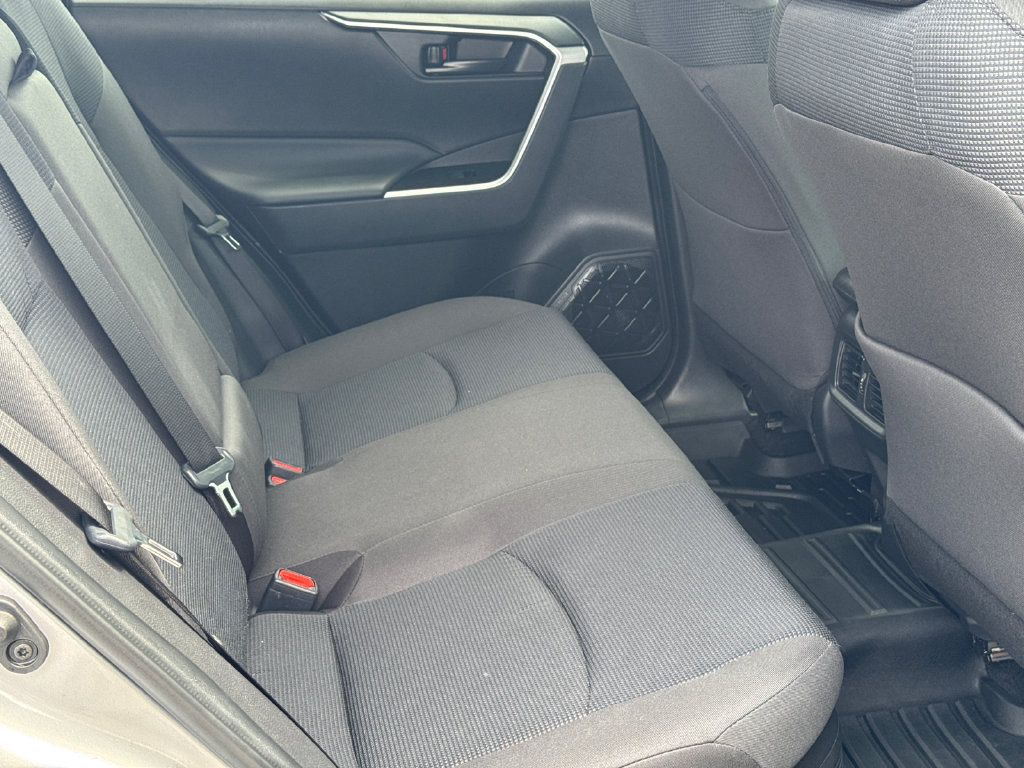 Used 2024 Toyota RAV4 LE AWD/4WD image 17