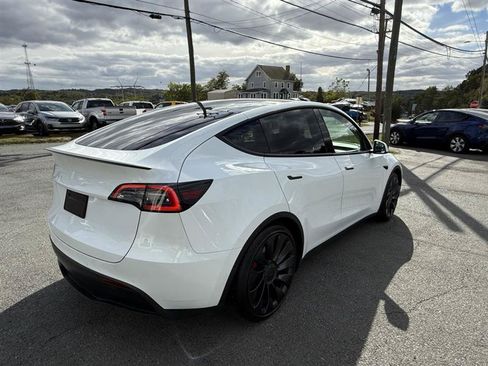 Used 2023 Tesla Model Y Performance AWD/4WD image 5
