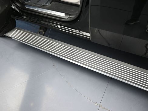 Used 2024 Jeep Grand Wagoneer L Base image 42