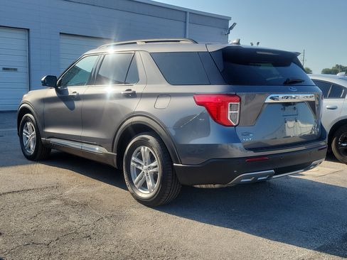 Used 2024 Ford Explorer XLT w/ Equipment Group 202A RWD image 5