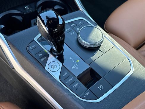 Used 2022 BMW 330i Sedan w/ M Sport Package image 32