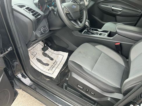 Used 2018 Ford Escape SE image 10