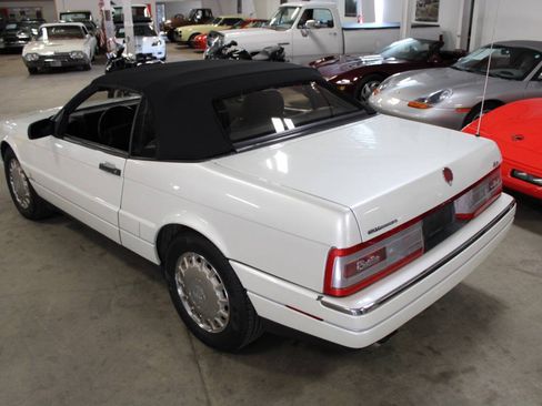Used 1993 Cadillac Allante FWD image 20