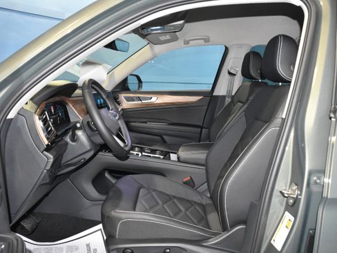 New 2026 Volkswagen Atlas SE image 6