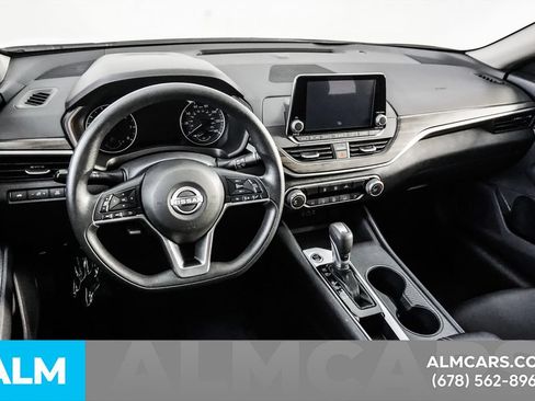 Used 2025 Nissan Altima 2.5 SV FWD image 23