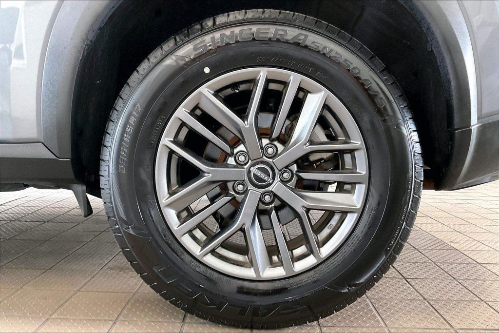 Used 2023 Nissan Rogue S AWD/4WD image 32