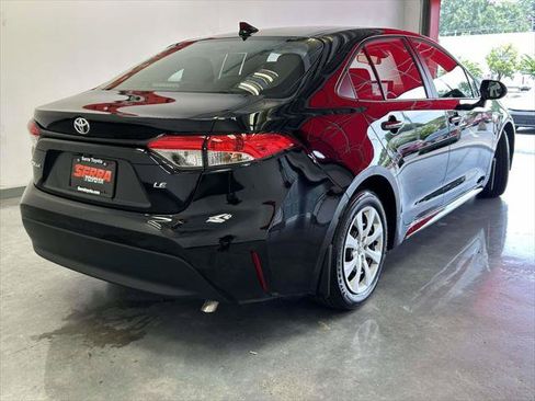 Certified 2025 Toyota Corolla LE FWD image 3