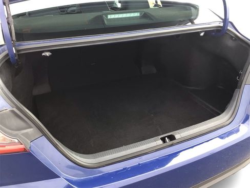 Used 2025 Toyota Camry SE image 13