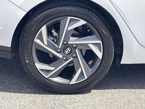 Certified 2025 Hyundai Elantra SEL FWD image 7