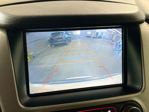 Used 2015 GMC Yukon XL Denali image 10