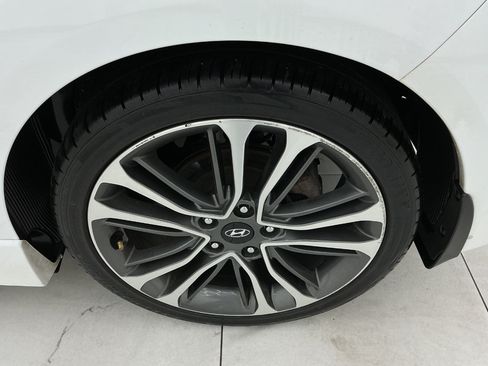 Used 2016 Hyundai Veloster Turbo FWD image 43