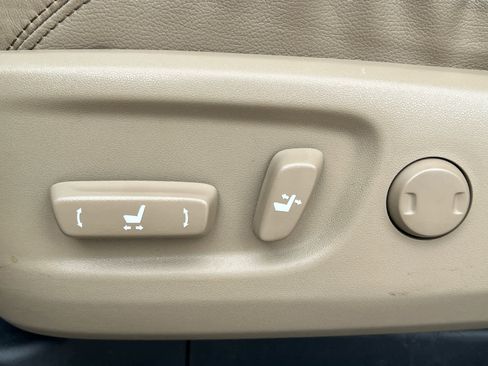 Used 2018 Toyota 4Runner Limited image 13