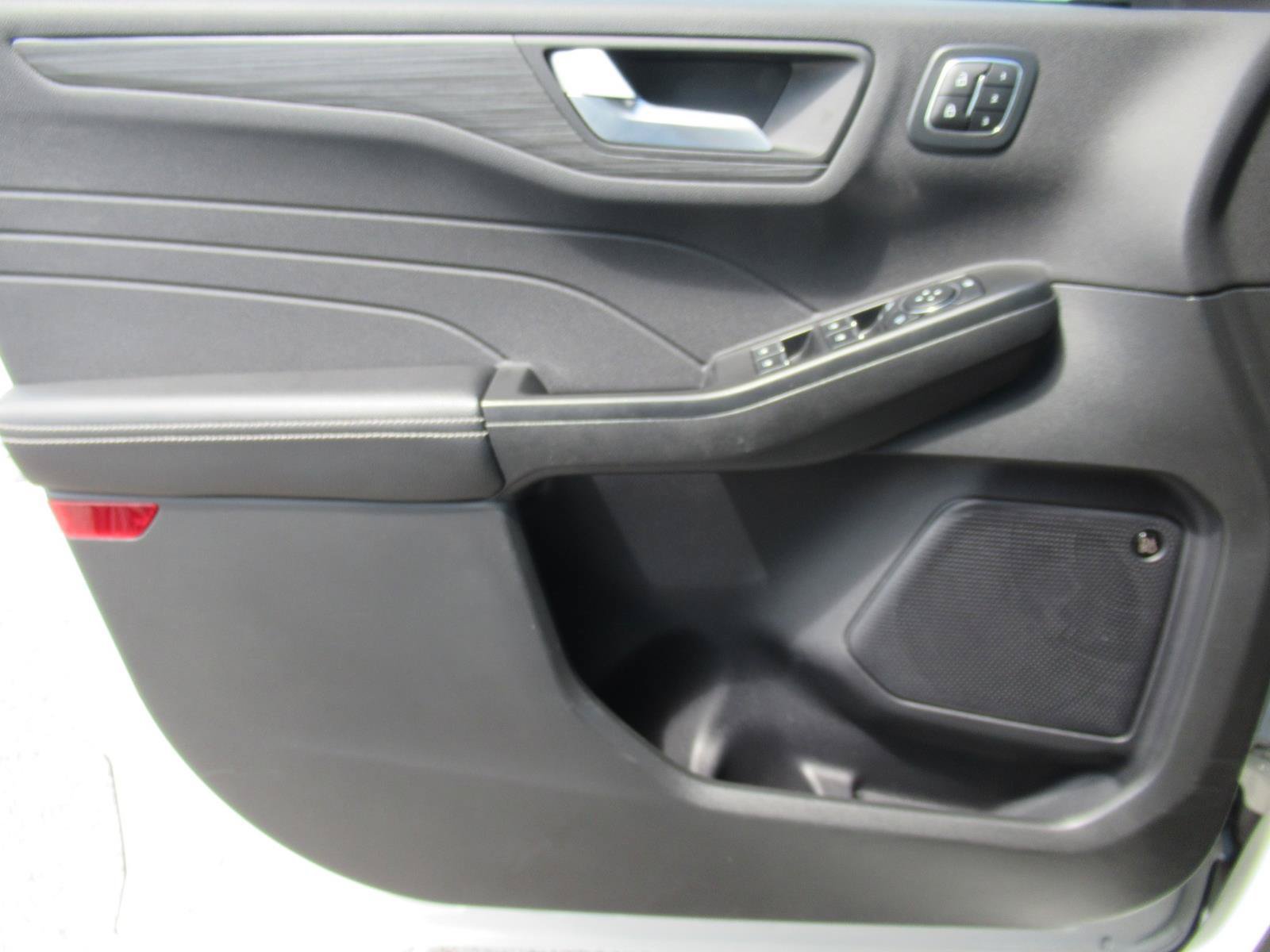 Used 2023 Ford Escape Platinum w/ Premium Technology Package AWD/4WD image 20