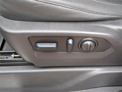 Used 2022 Chevrolet Silverado 2500 LTZ w/ LTZ Premium Package image 22