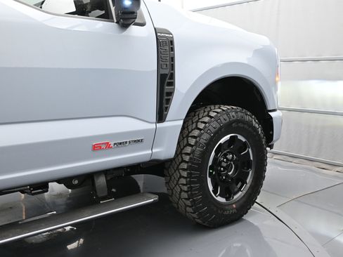 Used 2025 Ford F250 Platinum w/ Tremor Off-Road Package image 49