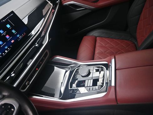 Used 2024 BMW X6 xDrive40i w/ Premium Package image 19