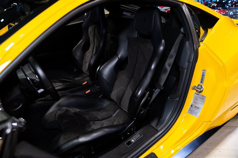 Used 2010 Ferrari 458 Italia Coupe RWD image 19
