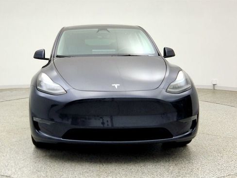 Used 2024 Tesla Model Y Long Range AWD/4WD image 2