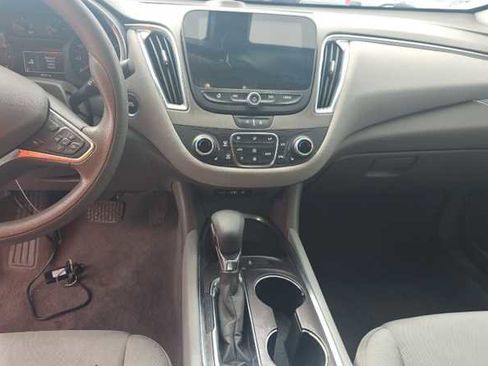 Used 2021 Chevrolet Malibu LT image 5