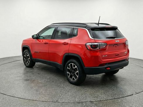 Used 2025 Jeep Compass Trailhawk AWD/4WD image 6