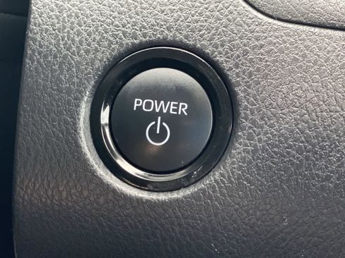 Used 2025 Toyota Camry LE image 32