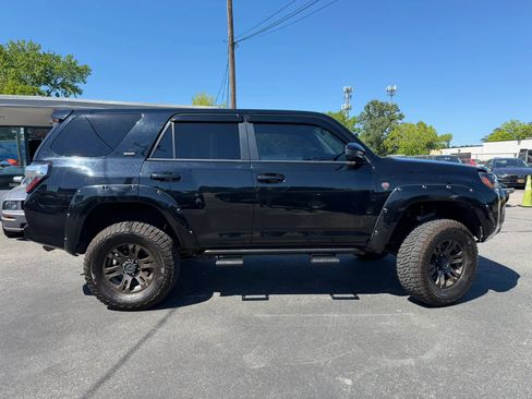 Used 2016 Toyota 4Runner SR5 AWD/4WD image 2