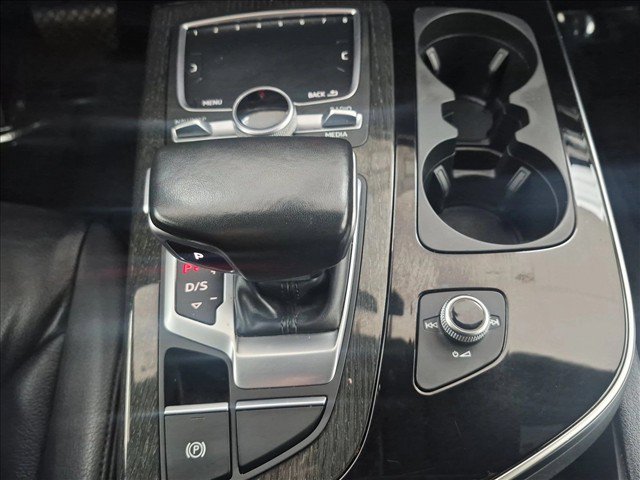Used 2019 Audi Q7 3.0T Premium Plus w/ Premium Plus Package AWD/4WD image 12