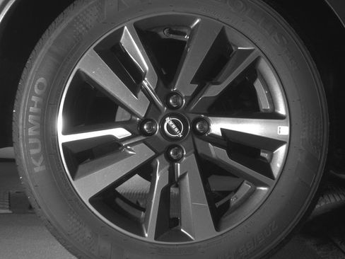 Used 2025 Nissan Versa SV image 15