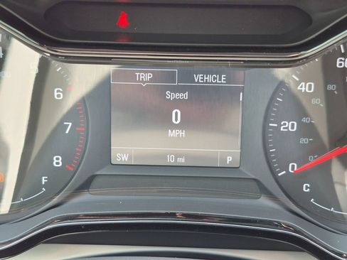 Used 2026 Chevrolet Trax LS w/ LS Convenience Package FWD image 32