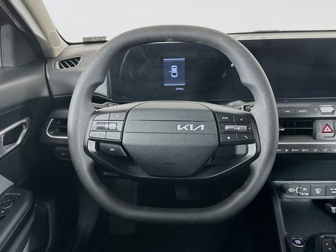 Used 2025 Kia K4 FWD image 18