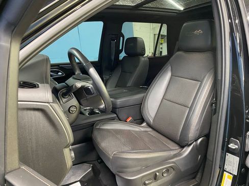 Used 2023 Chevrolet Tahoe High Country AWD/4WD image 17