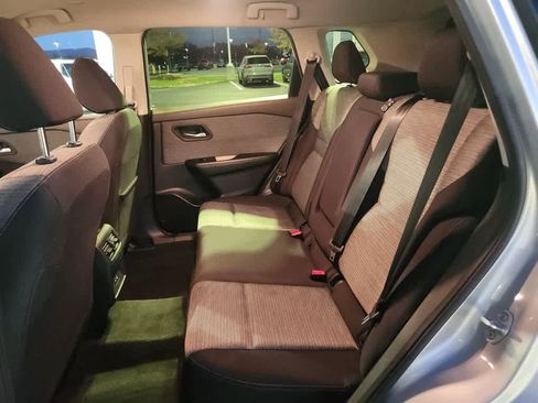 Used 2023 Nissan Rogue SV image 14