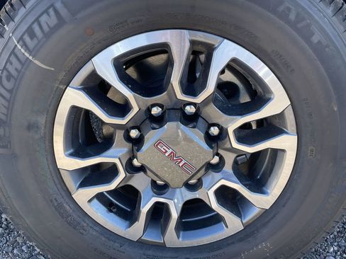 New 2025 GMC Sierra 2500 SLE AWD/4WD image 33