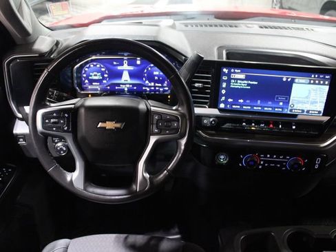 Used 2022 Chevrolet Silverado 1500 LT AWD/4WD image 29