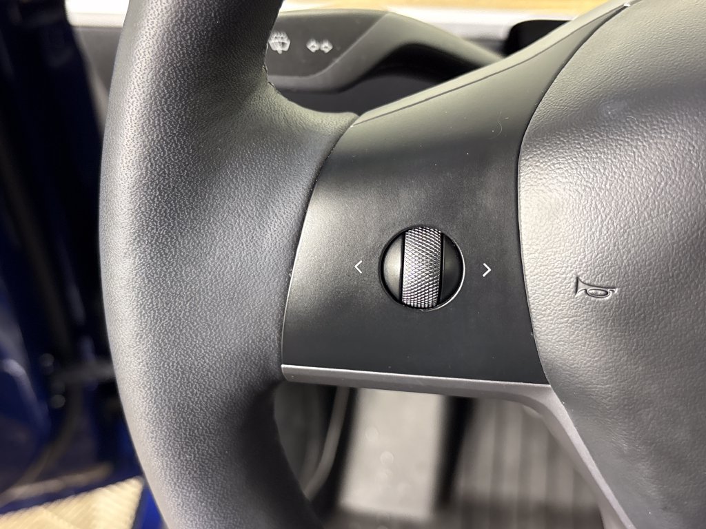 Used 2023 Tesla Model Y Long Range AWD/4WD image 18